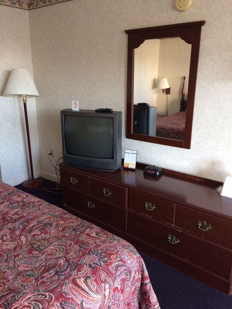All Day Inn Sandston Extérieur photo
