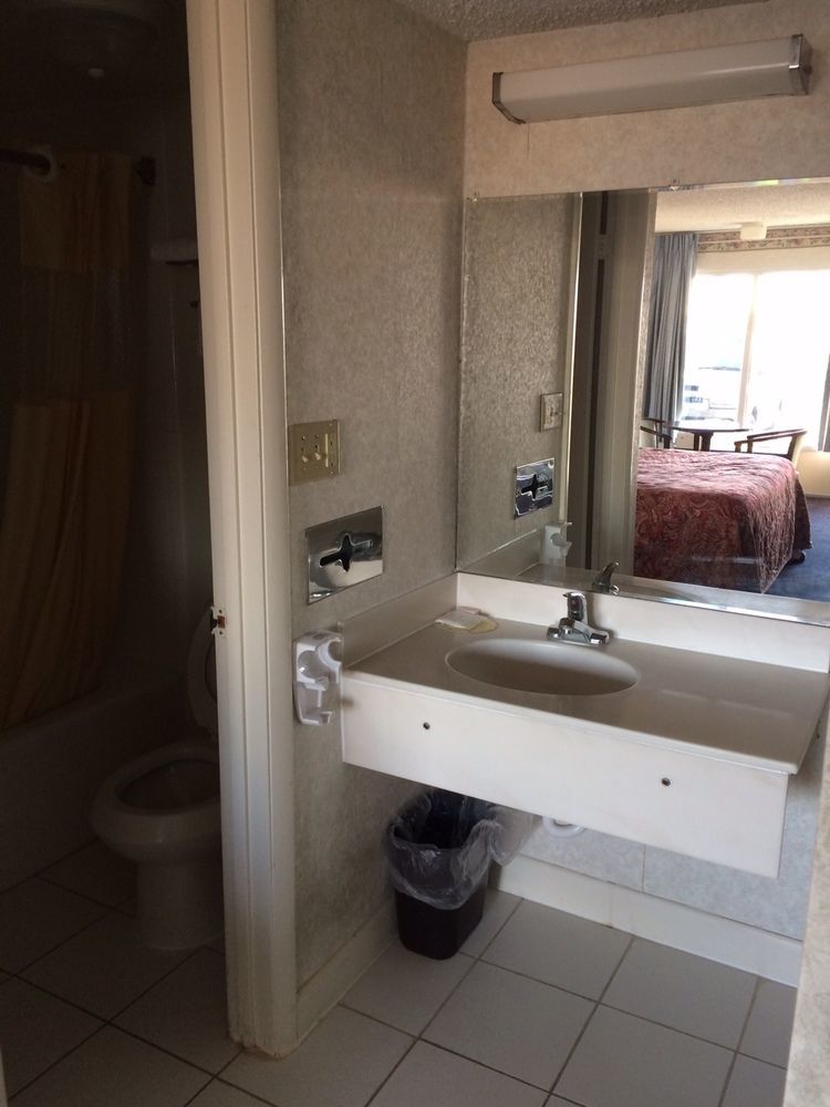 All Day Inn Sandston Extérieur photo